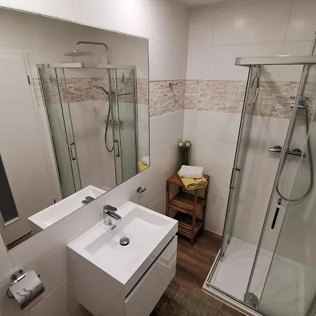 91 Aparthotel *